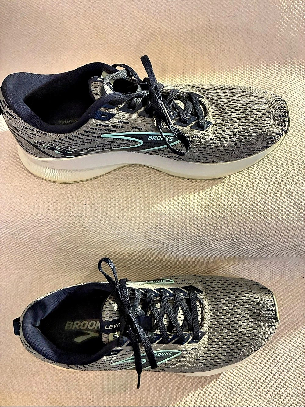 Brooks Levitate GTS 5 Women's Running Shoes US 9 M Gray/Peacoat/Black